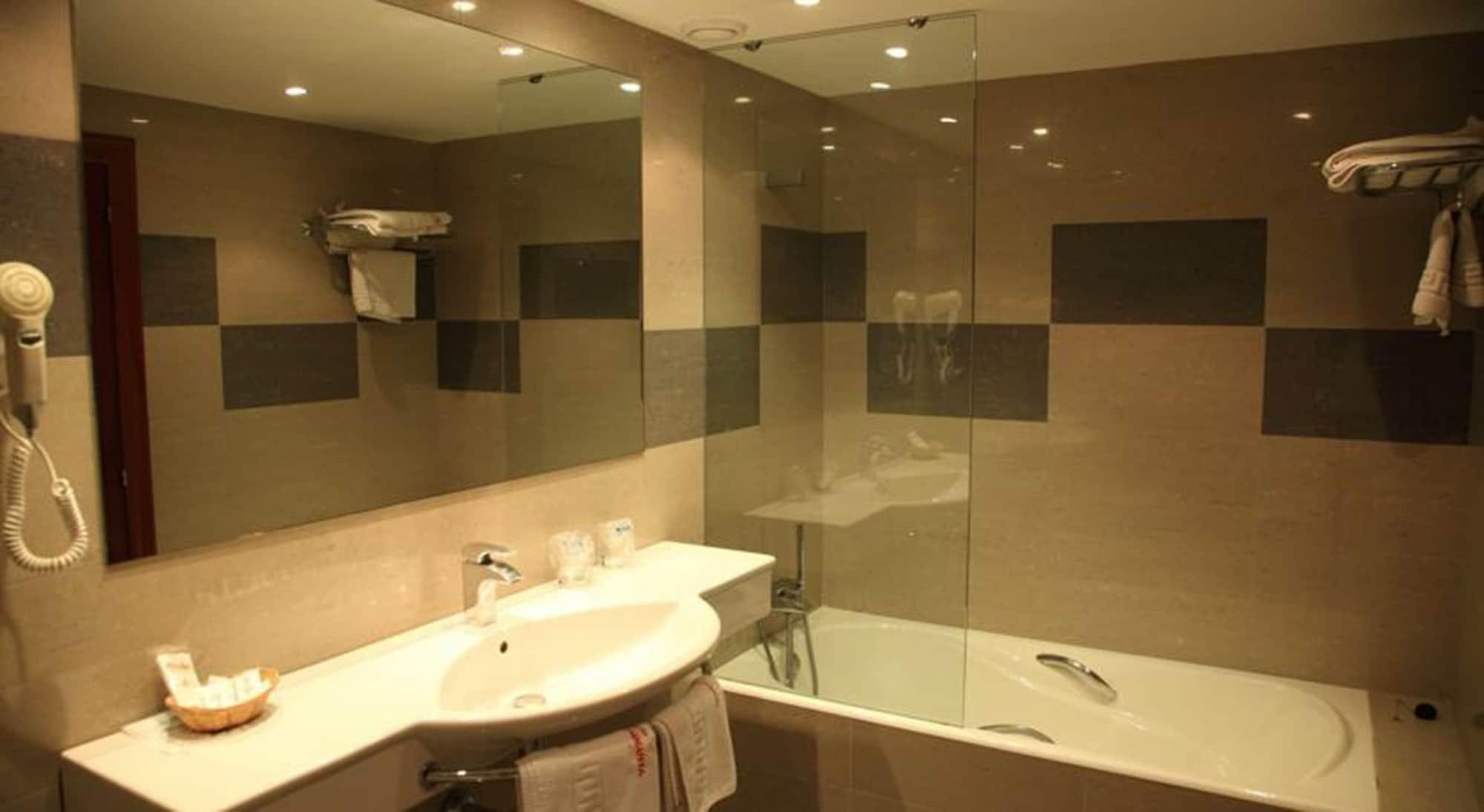 Cesaraugusta Hotel Zaragoza Ruang foto