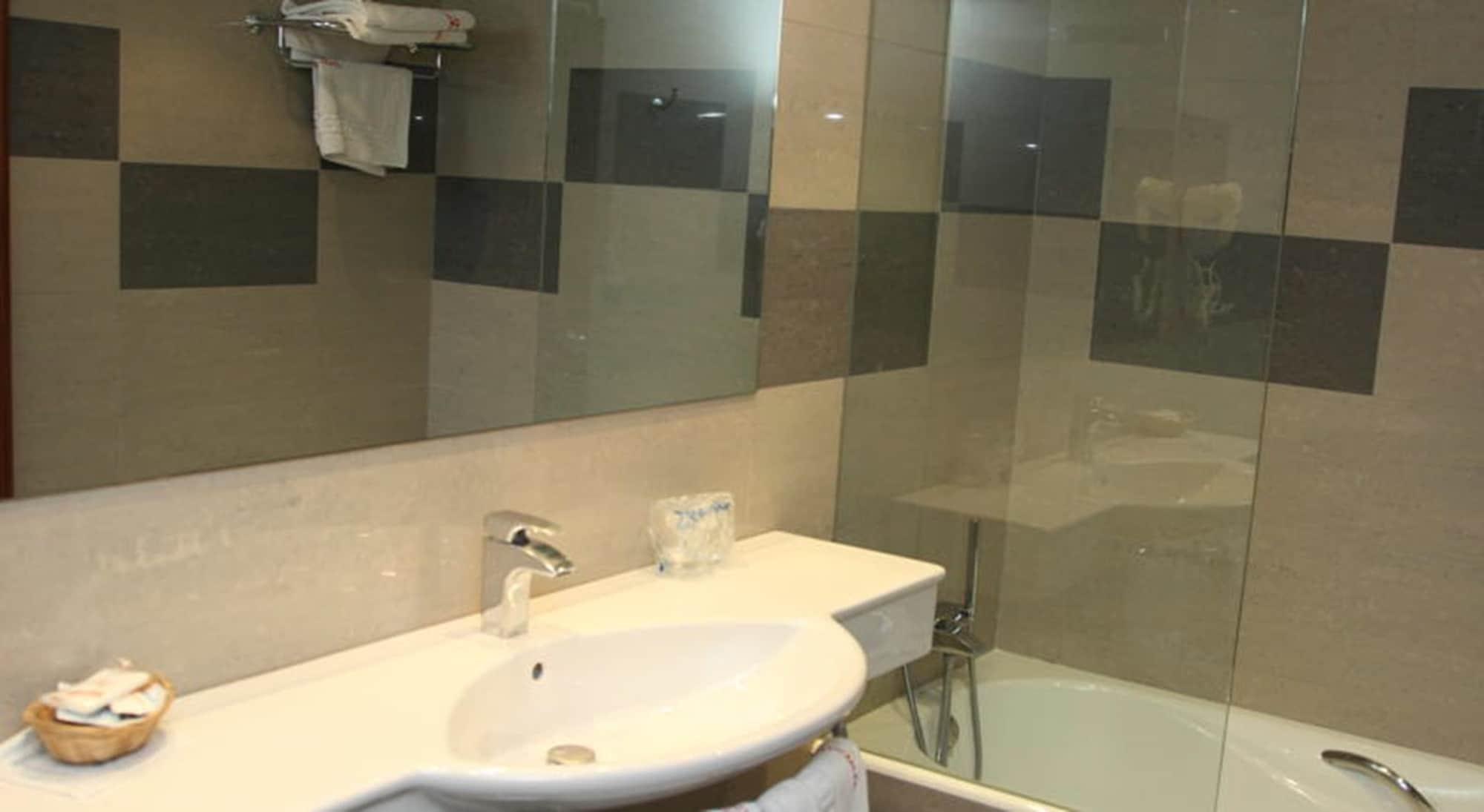 Cesaraugusta Hotel Zaragoza Bagian luar foto