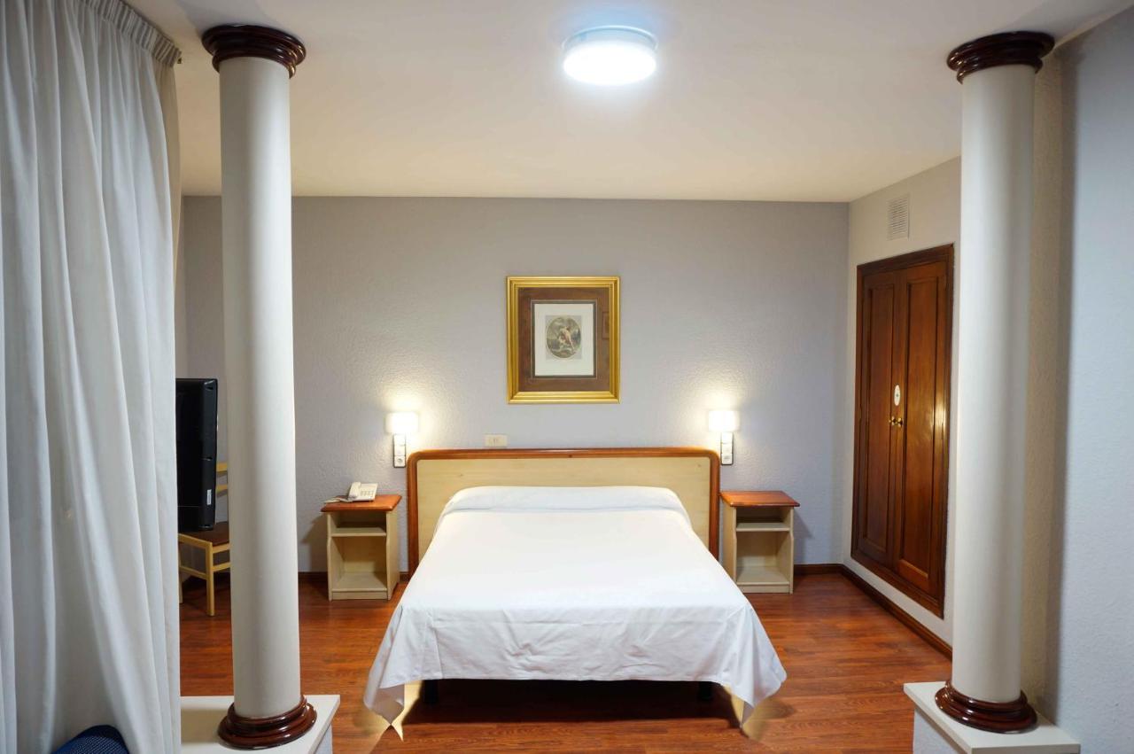 Cesaraugusta Hotel Zaragoza Bagian luar foto
