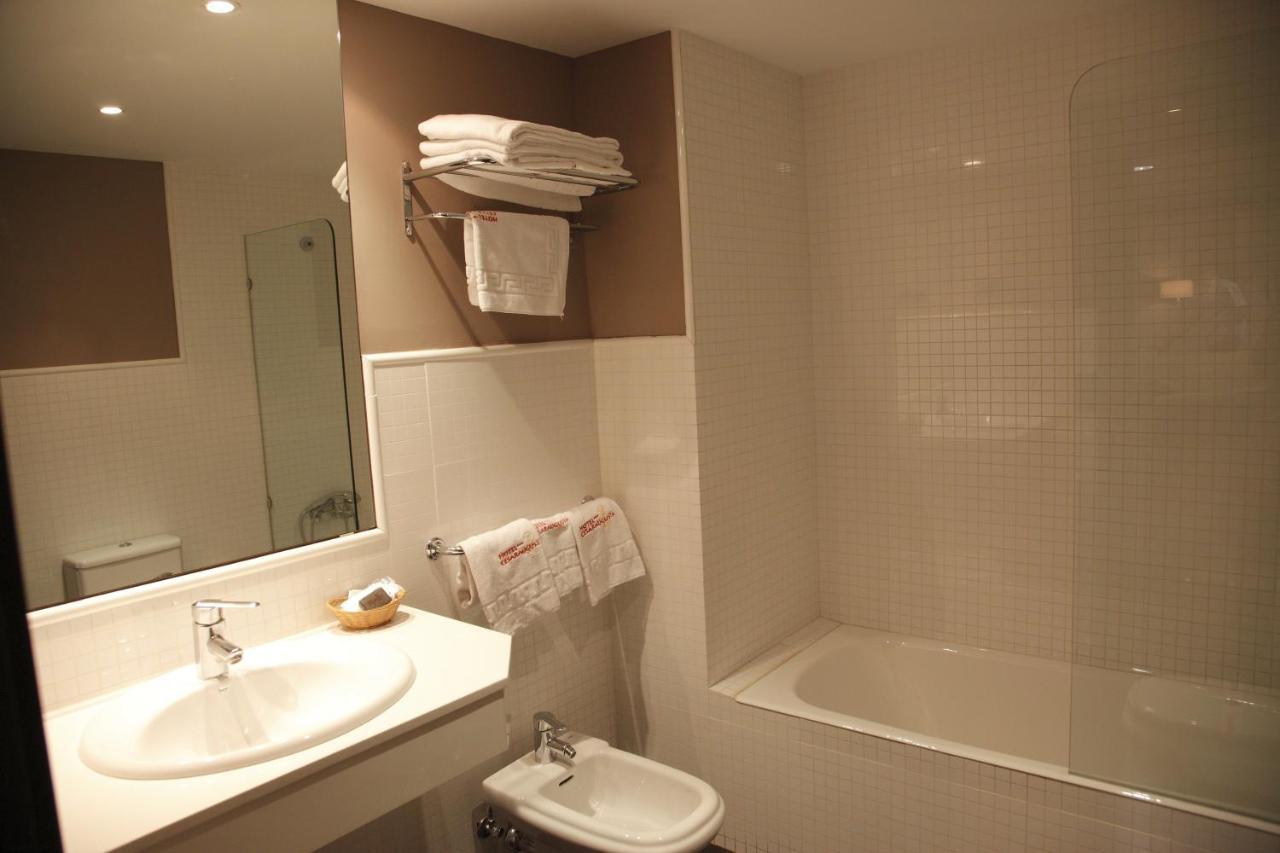 Cesaraugusta Hotel Zaragoza Ruang foto